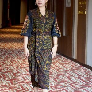 Top Gissela Tenun Bordir