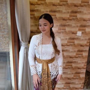 KEBAYA SUNFLOWER PUTIH